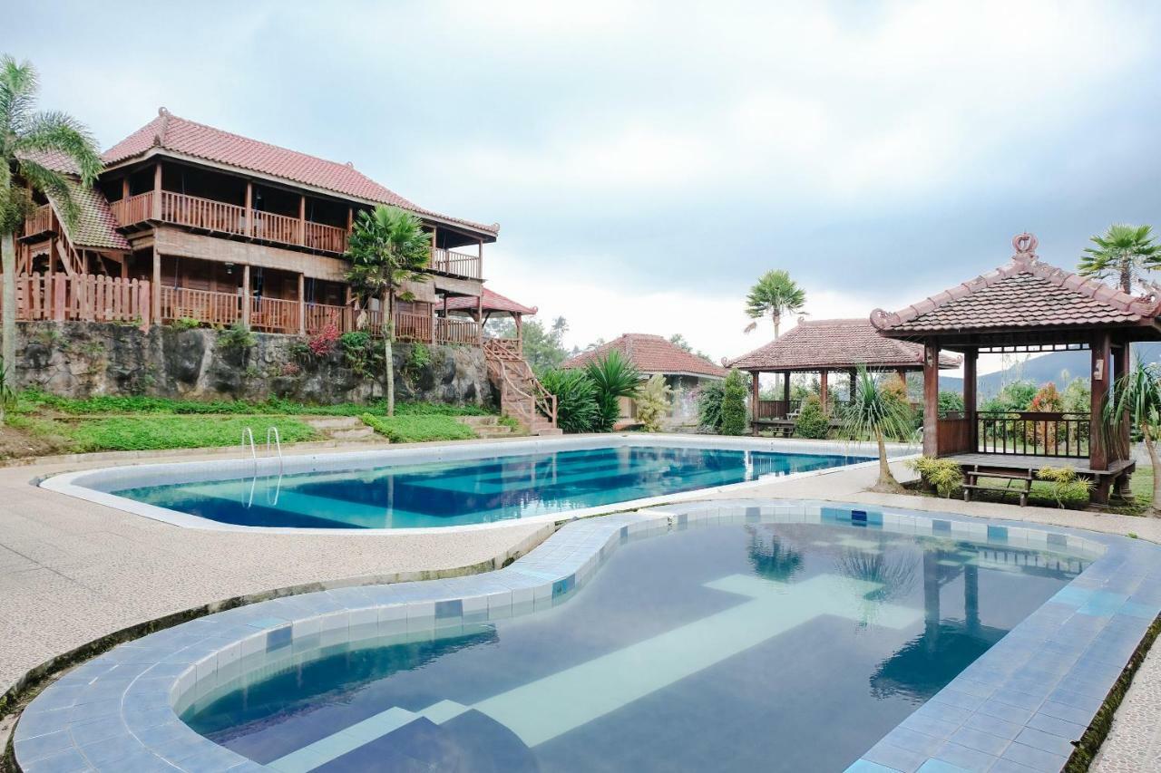 Capital O 892 Grand Pujon View Hotel And Resort Batu  Εξωτερικό φωτογραφία